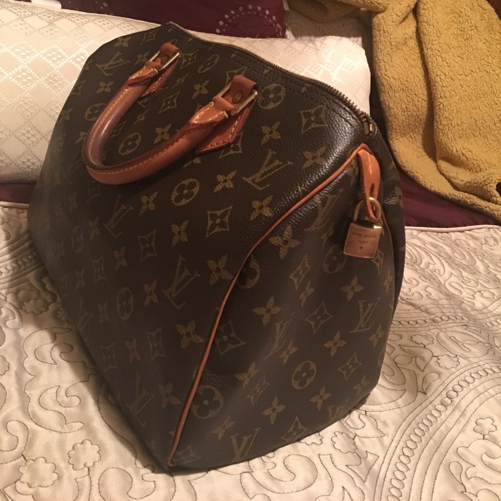 Authentic 💯% Louis Vuitton speed 30
